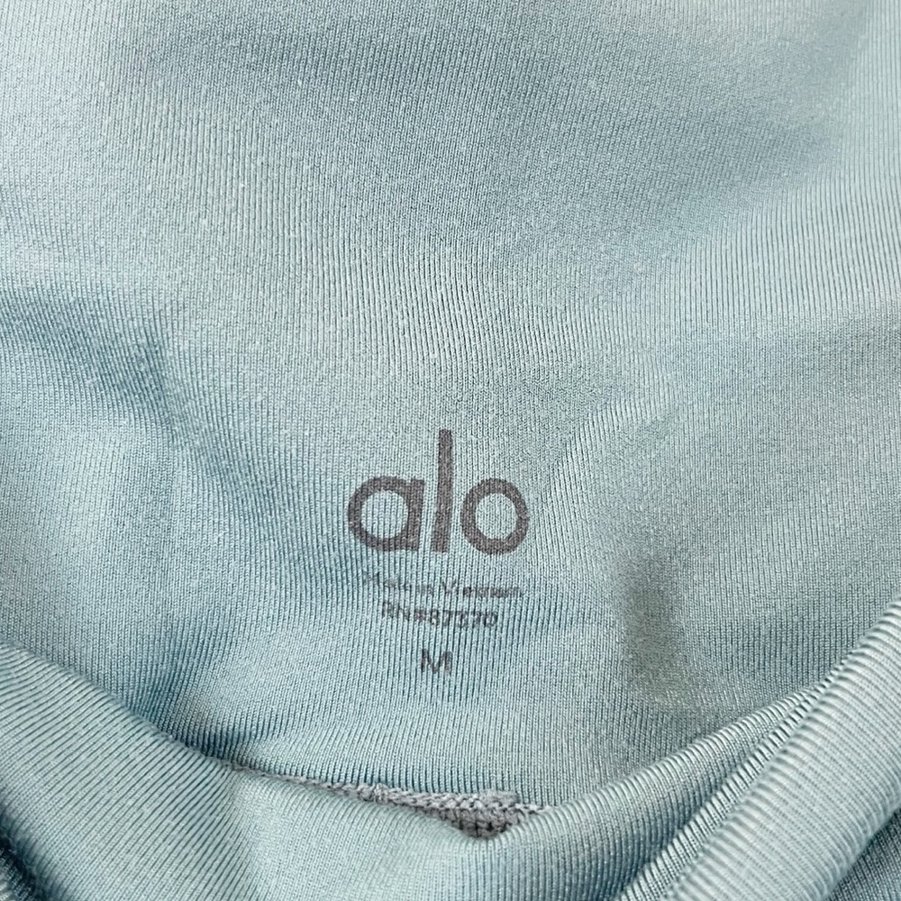Alo Yoga Green Crop Leggings Size Medium - Picture 3 of 5